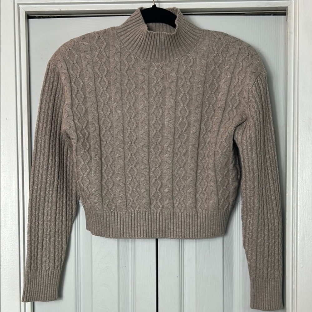 NEW  Cable Knit Cowl Sweater.
